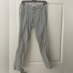 Women’s Gray Jeans by New York & Company - Size 6